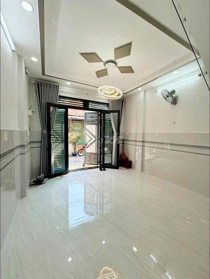 bán nhà Lê Văn Quới, 40m2, 4x10m, 2 tầng, 2pn, hẻm ô tô thông, giá TL