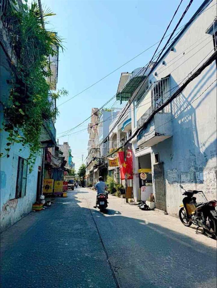bán nhà Lê Văn Quới, 40m2, 4x10m, 2 tầng, 2pn, hẻm ô tô thông, giá TL