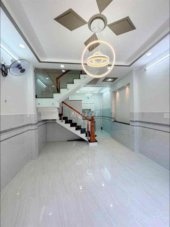bán nhà Lê Văn Quới, 40m2, 4x10m, 2 tầng, 2pn, hẻm ô tô thông, giá TL