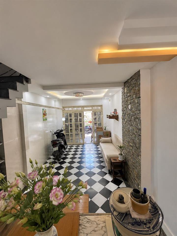 Bán nhà Nguyễn Thị Tú, 52m2, 4x13m, 3 Tầng, 3PN, sân thượng, hoàn công