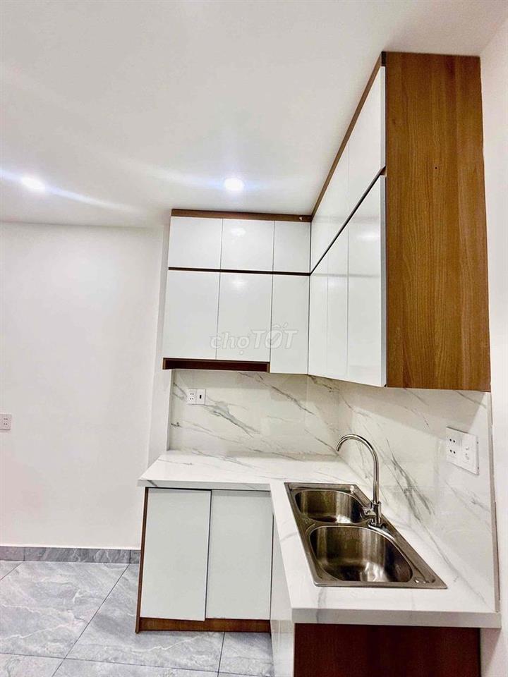 Bán nhà Lạc Long Quân, 20m2, 3,5x6m, 3 tầng, 2pn, 2wc, hẻm rộng, shr