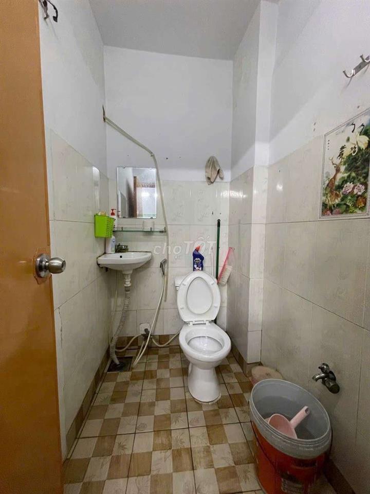 Nhà nát 38/ Đg 18B P.BHHA 8x9= 65 m2 4tỷ 050 hẻm 4m
