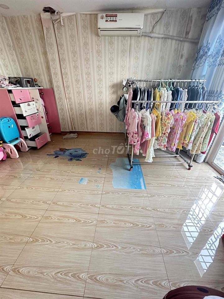 MẶT TIỀN VIEW CÔNG VIÊN  - ĐƯỜNG CHỢ LỚN - BÌNH PHÚ 1 - NHÀ ĐẸP 2 TẦNG
