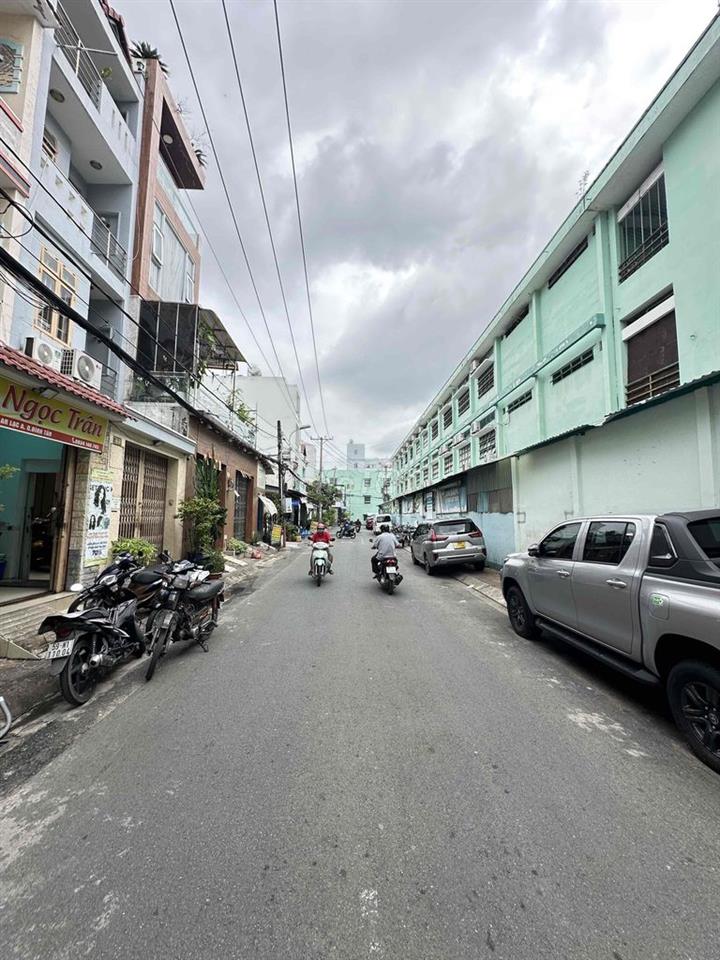 BÁN NHÀ - ĐƯỜNG PHÙNG TÁ CHU - KHU TÊN LỬA - HẺM THÔNG XE HƠI VÀO NHÀ