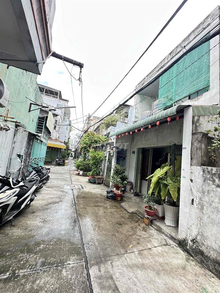BÁN NHÀ - ĐƯỜNG PHÙNG TÁ CHU - KHU TÊN LỬA - HẺM THÔNG XE HƠI VÀO NHÀ