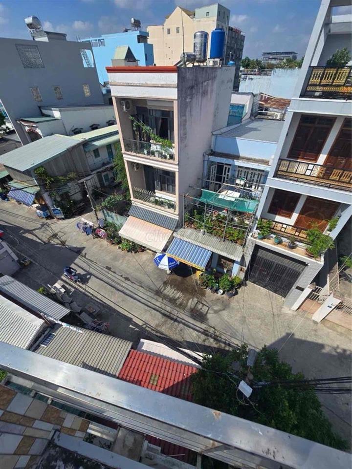 BÌNH TRỊ ĐÔNG B - KHU TÊN LỬA - ĐƯỜNG NỘI BỘ - XE HƠI NGỦ TRONG NHÀ