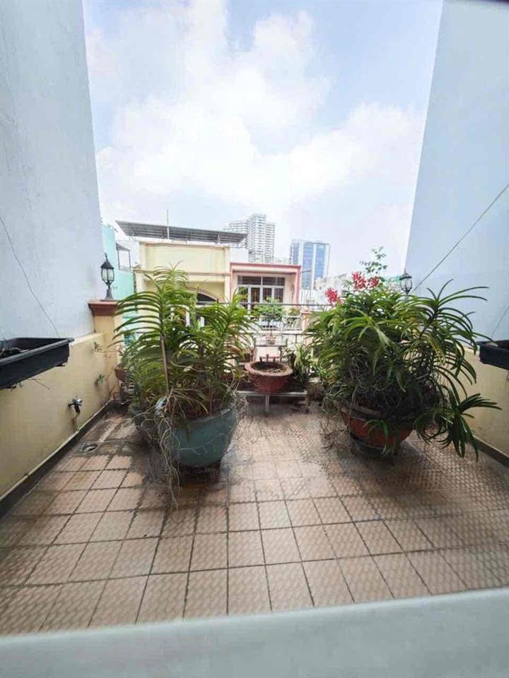 HẺM XE HƠI VÀO NHÀ - 4 TẦNG 4PN (4X15.5M) CN 50M2