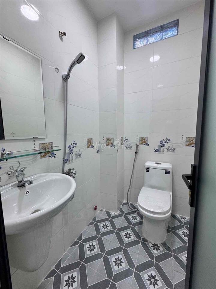 BÁN NHÀ HẺM XE HƠI - CƯ XÁ PHÚ A , Q6 - NHÀ MỚI 2PN 2WC (4..2X11M)