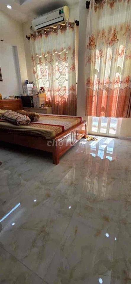 HẺM XE HƠI ĐỖ CỬA - NHÀ 3 TẦNG 3PN 4WC (3.7X13M)