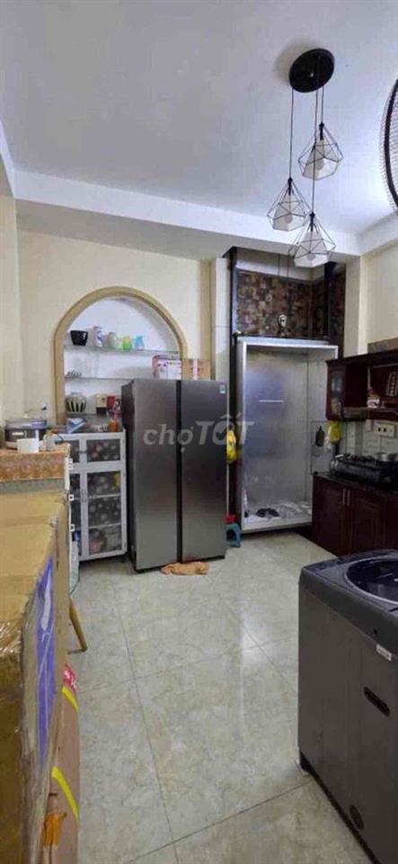 HẺM XE HƠI ĐỖ CỬA - NHÀ 3 TẦNG 3PN 4WC (3.7X13M)