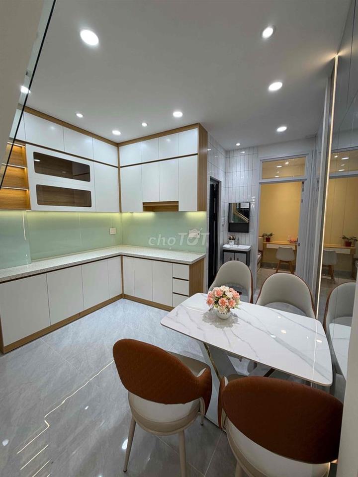 Nhà Full Nội Thất Q11- Cách Mặt Tiền 1 Căn- Giảm sâu