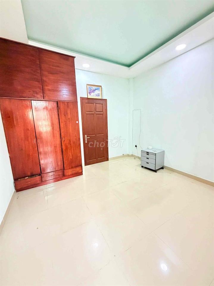 Mặt Tiền Kinh Doanh Hiểm - Tân Phú