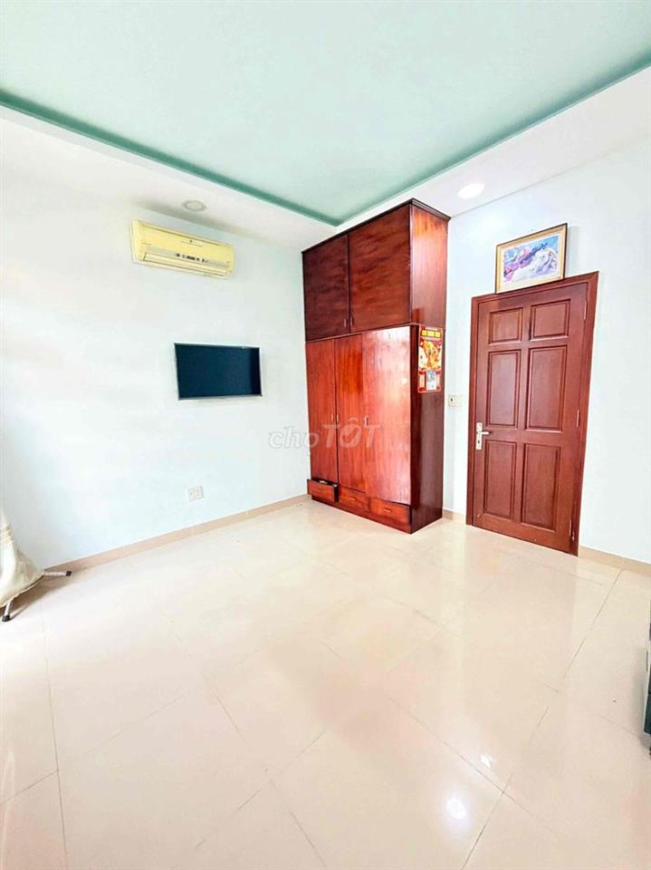 Mặt Tiền Kinh Doanh Hiểm - Tân Phú