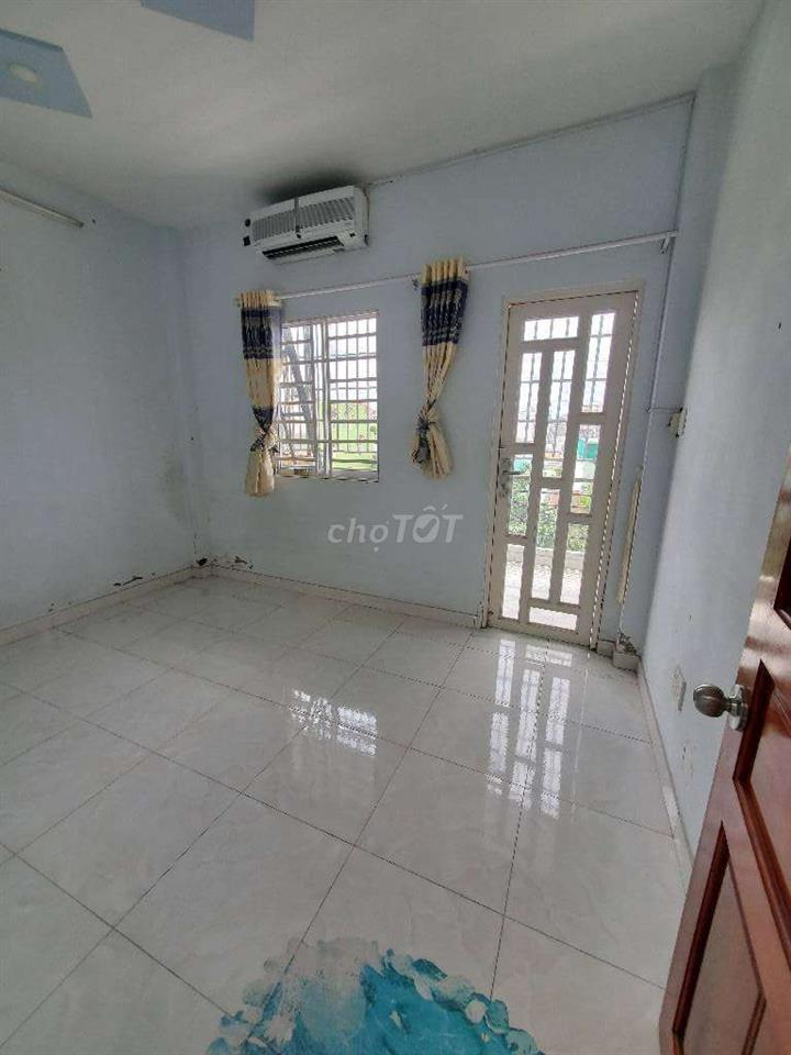 bán nhà 2 mặt hẻm đường Bùi tư Toàn Bình Tân 