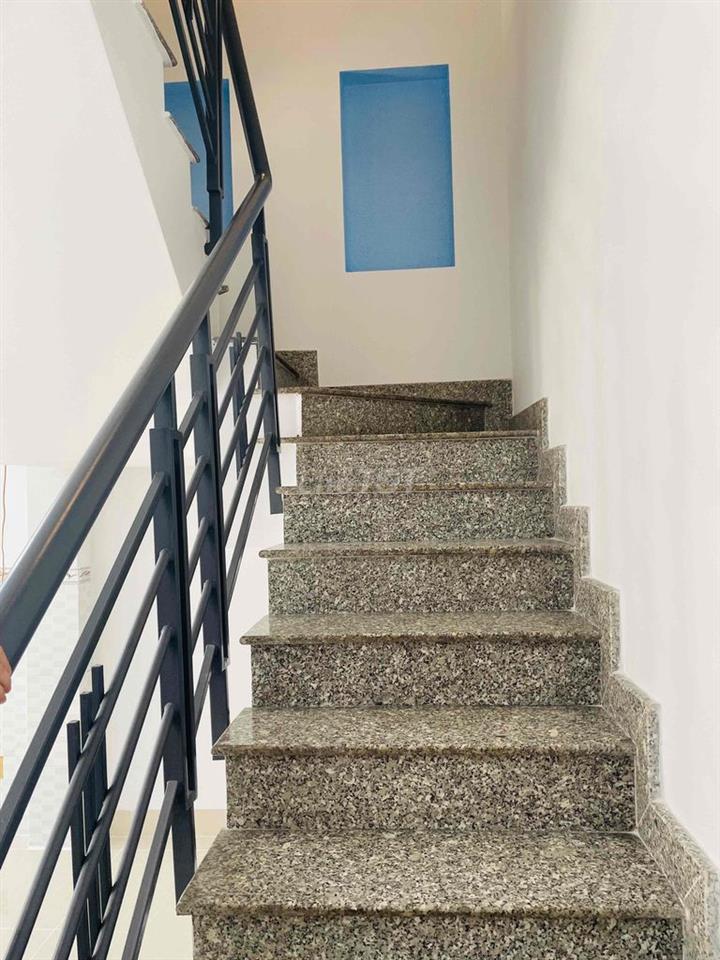 Bán nhà Tỉnh lộ 10– HẺM 6M – 2 TẦNG -110m2-3PN