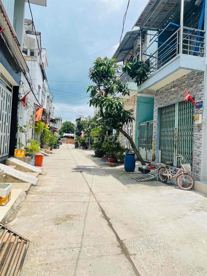 Bán nhà Tỉnh lộ 10– HẺM 6M – 2 TẦNG -110m2-3PN
