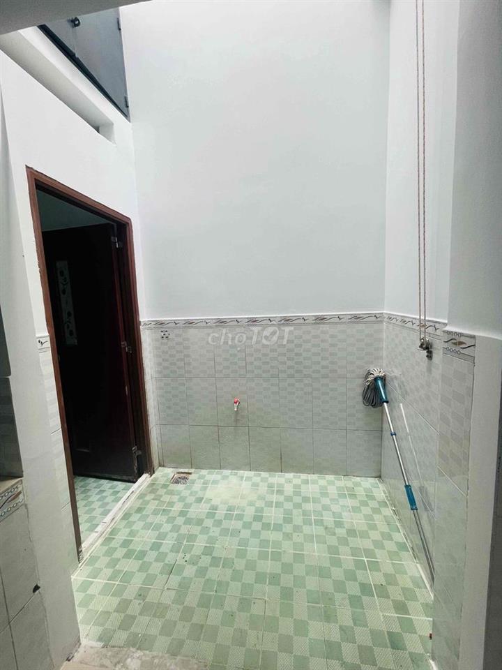 Bán nhà Tỉnh lộ 10– HẺM 6M – 2 TẦNG -110m2-3PN