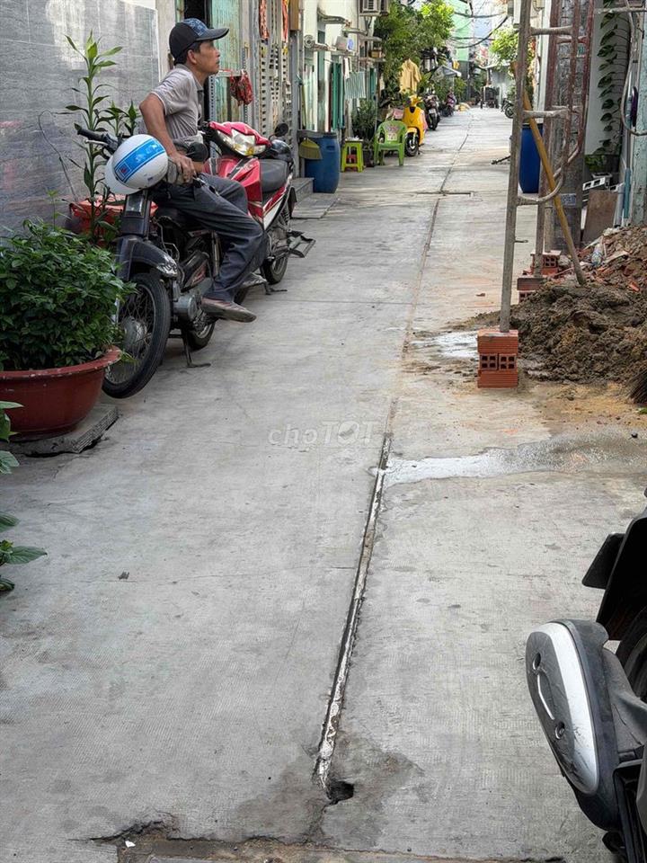 Nhà 3 tấm Hẻm 344/ Chiến lược thông hương lộ 2