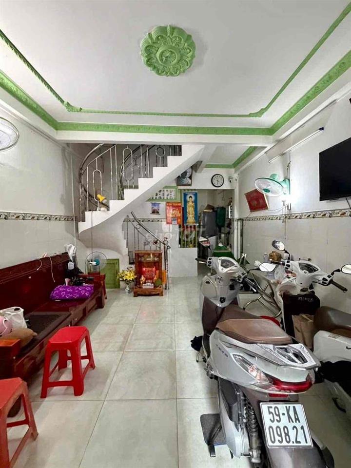 chính chủ bán nhà 330/32 Chiến lược