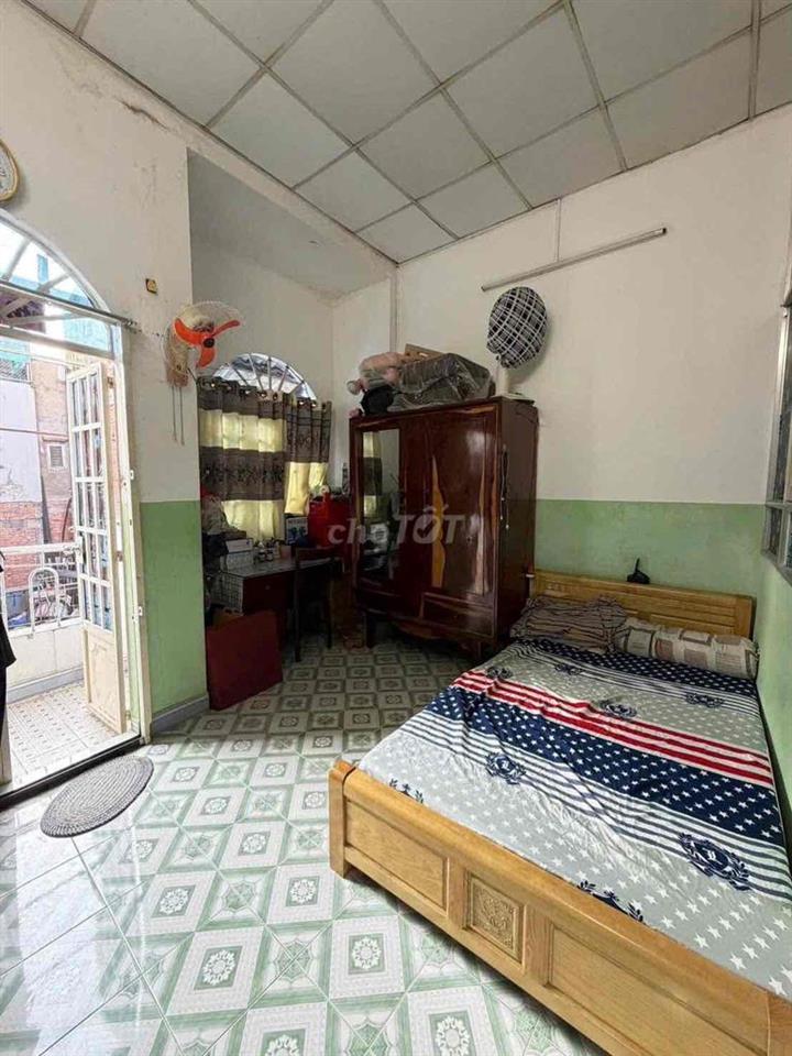 chính chủ bán nhà 330/32 Chiến lược