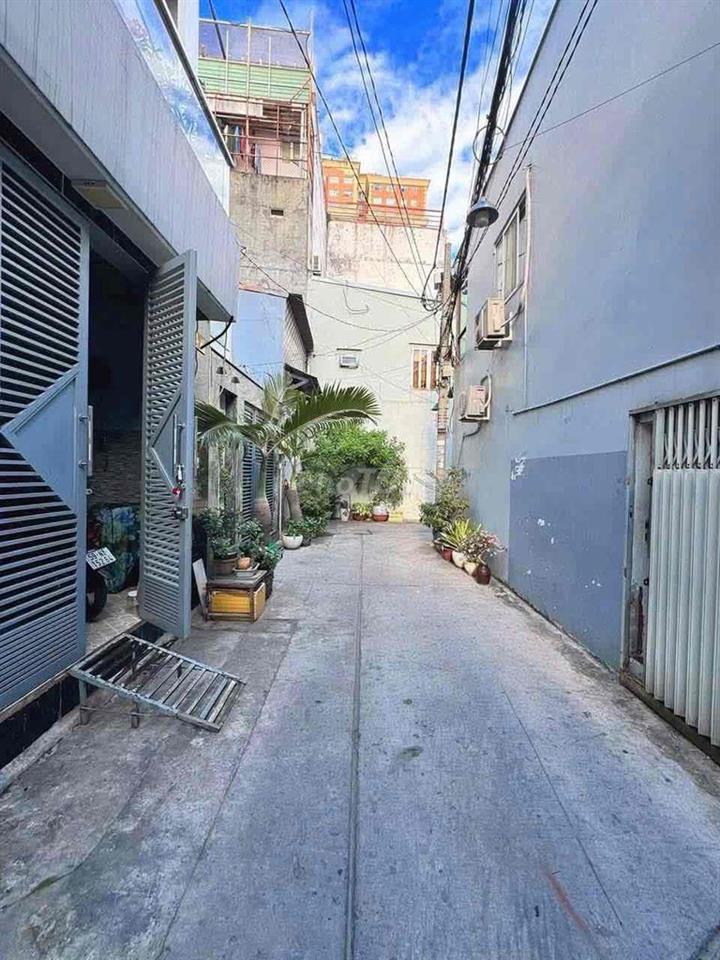 Nhà 1/ Đường Trương phước phan khúc Lê Văn Quới
