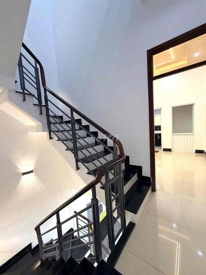 Nhà Hẻm 61/ Đường liên Khu 1-6 Giao Hương Lộ 2, bình tân