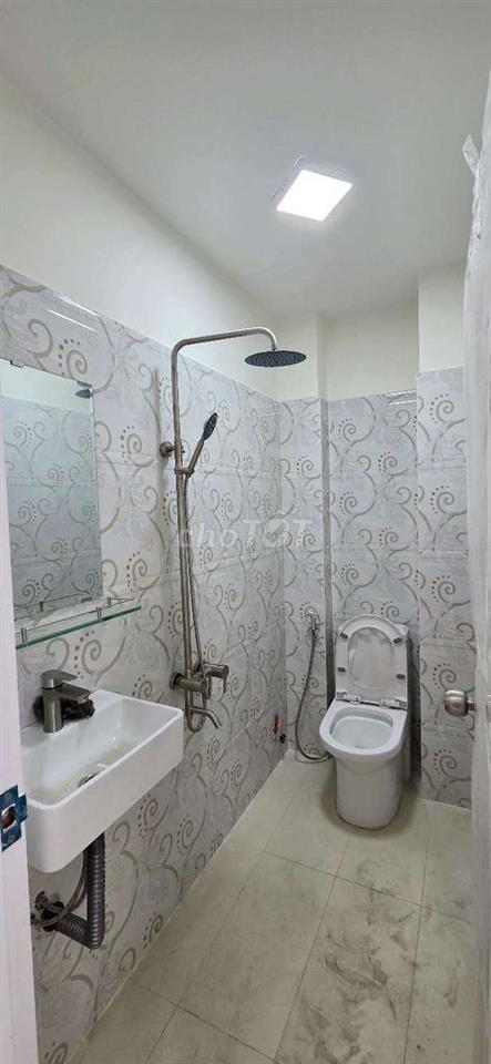 Nhà 3 lầu MT Lý Đạo Thành p16 Q8, cạnh cầu Lò Gốm V.V.Kiệt Q6