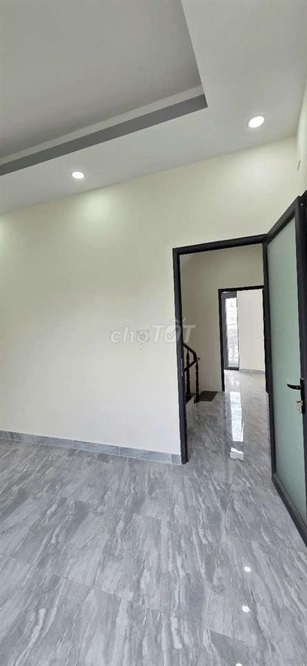 Nhà 3 lầu MT Lý Đạo Thành p16 Q8, cạnh cầu Lò Gốm V.V.Kiệt Q6