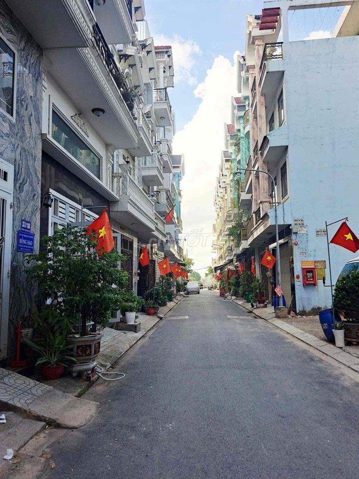 Bán gấp hạ giá 300 triệu nhà 4 tầng hẻm 37 Bến Lội