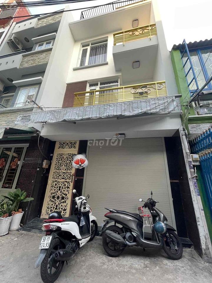 XE HƠI NGỦ TRONG NHÀ BÌNH TÂN BÌNH TRỊ ĐÔNG CHIẾN LƯỢC
