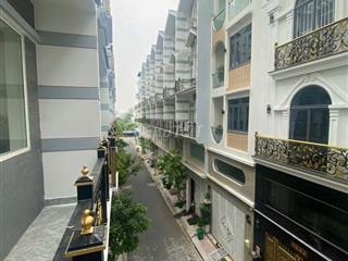 Nhà phố lững +3 lầu ngay ADV và võ văn kiệt Q6