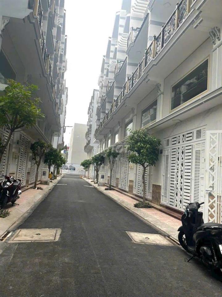 Nhà cao cấp lững + 3 lầu ngay ADV và Q6.SHR