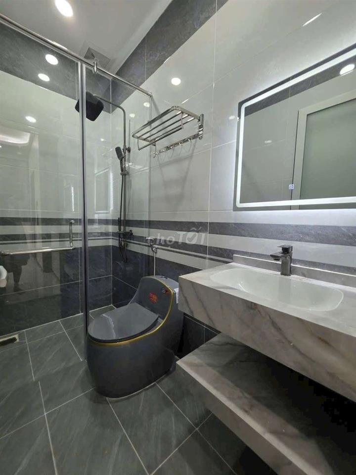 nhà mới 4 tầng BTCT ngay ADV và võ văn kiệt .SHR