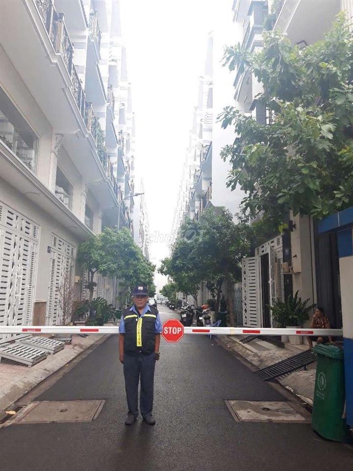 cho thuê nguyên căn nhà khu đồng bộ ngay võ văn kiệt và ADV