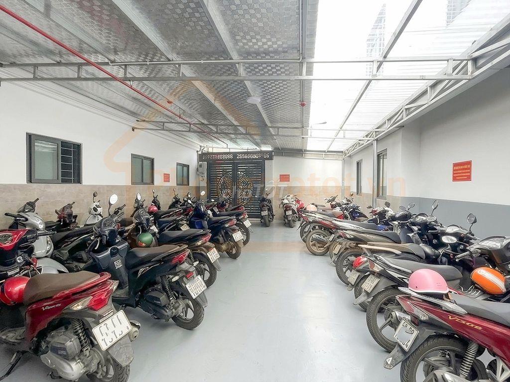 Bán tòa nhà dịch vụ, 43p, doanh thu 210/tháng, SHR, TKTQ giáp Tân Phú