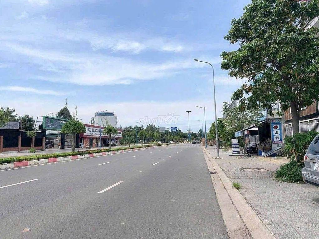 Cần bán đất MT Phan Văn Hớn, SHR, Chính Chủ, giá tốt cho đầu tư.