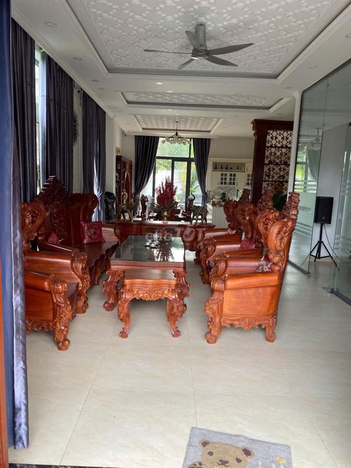 Cần cho thuê biệt thự, gần sân bay Phú Quốc.