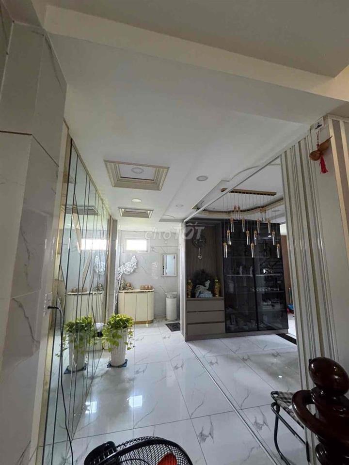 Nhà ngon đường Sinco, ô tô đậu cửa ngày đêm, chủ nhiệt bán