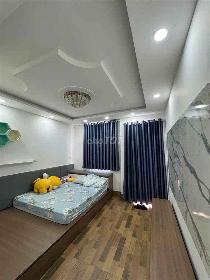 Nhà ngon đường Sinco, ô tô đậu cửa ngày đêm, chủ nhiệt bán