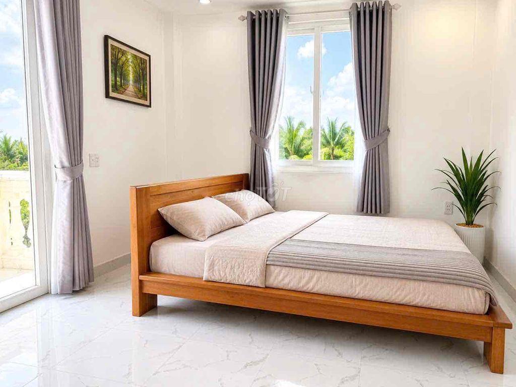 Nhà Biệt Thự, trước nhà 20m, để được 5 xe ô tô