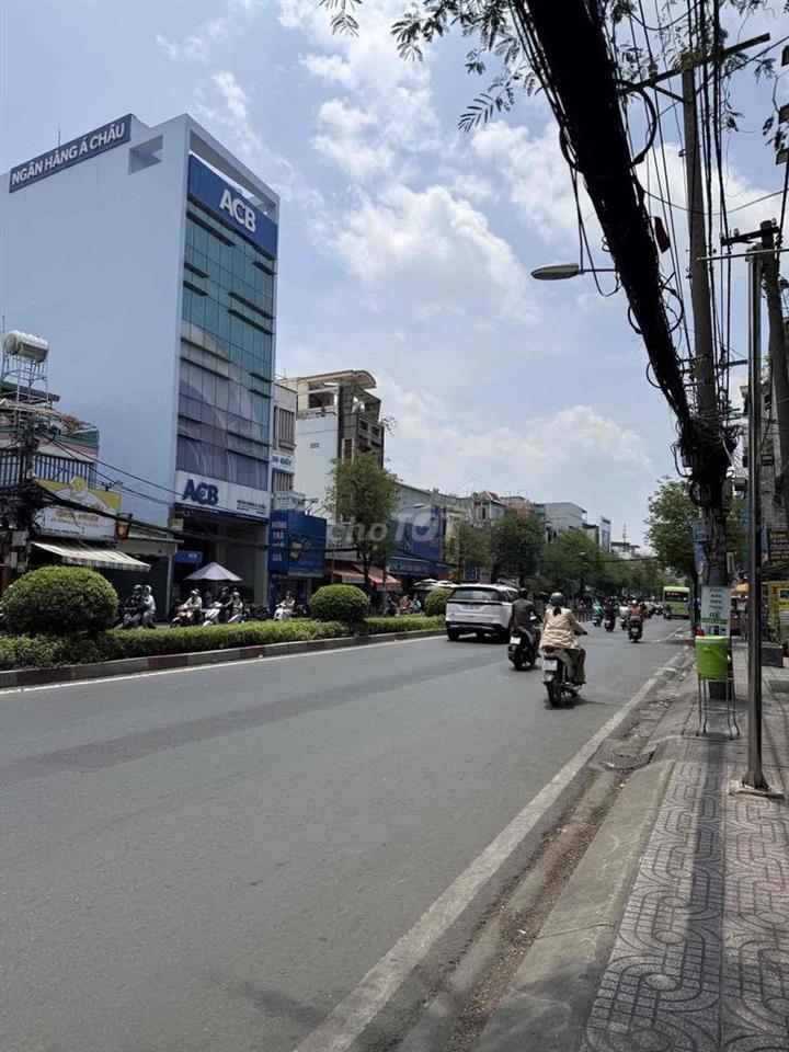 Nhà ở cách mặt tiền 2 căn, thuận tiện đi chuyển ☺️