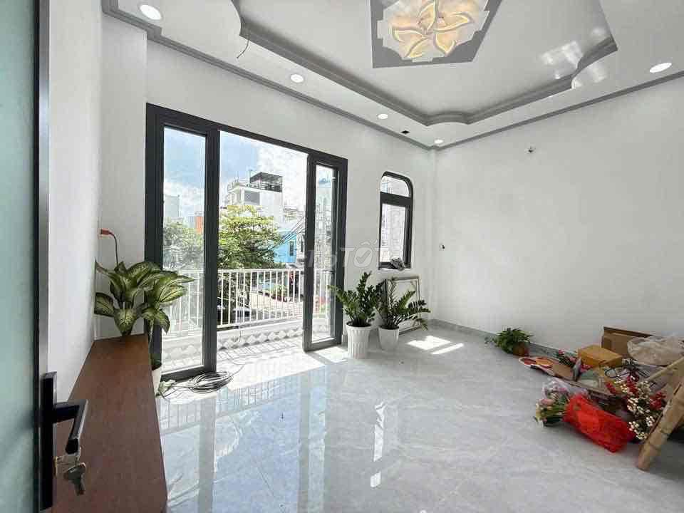 Nhà mới xây, hẻm xe hơi 8m👍👍👍