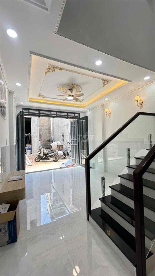 Nhà này k mua thì mua nhà nào, ô tô đỗ cửa