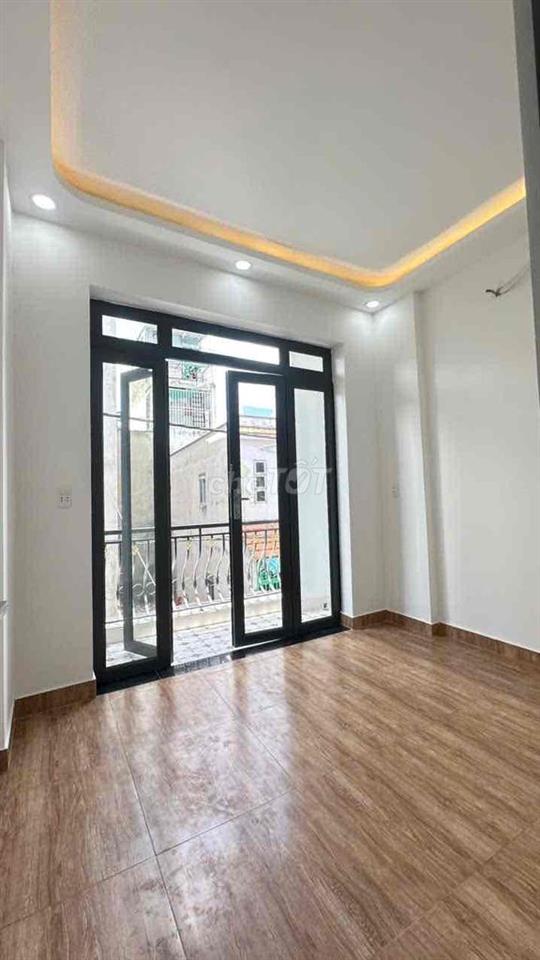 Nhà này k mua thì mua nhà nào, ô tô đỗ cửa
