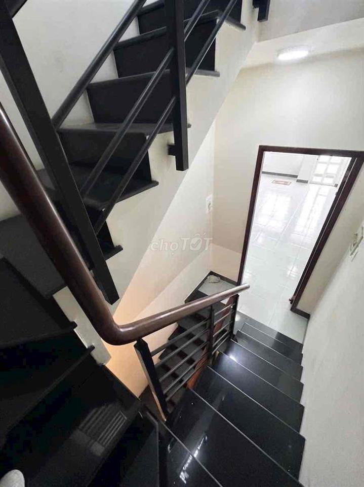 Hàng hiếm quận 6, hẻm xe hơi đỗ cửa, cách 30m ra mặt tiền👍👍