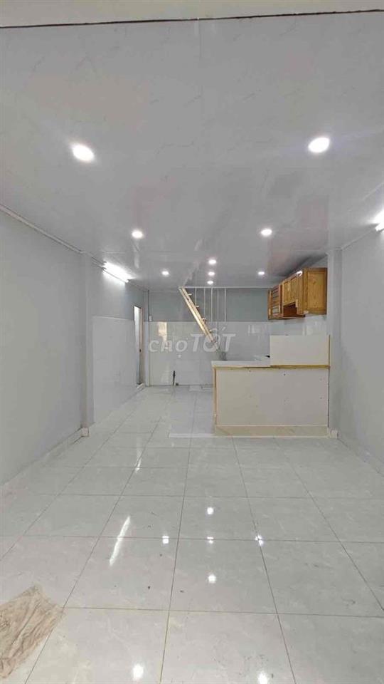 Không có căn thứ 2. Cung đường Tùng Thiện Vương cực hiếm nhà bán.