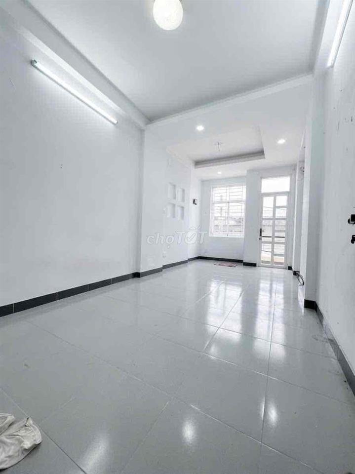🌹SIÊU PHẨM HIẾM CÓ QUẬN 6 - KẾT CẤU 3 TẦNG BTCT - VÀI BƯỚC RA MẶT TIỀN