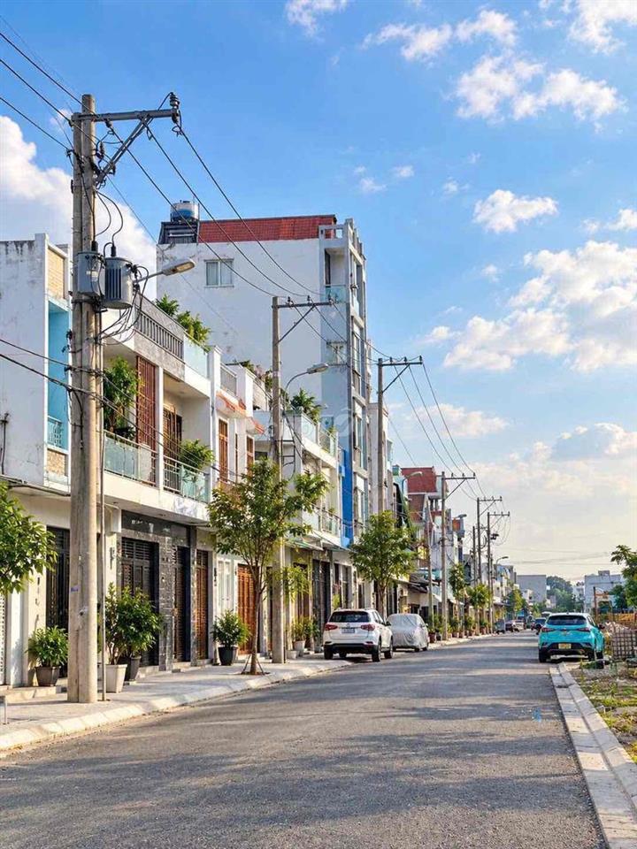 Cơ hội cho anh chị tài chính thấp mua dc nhà dt rộng , view cực xịn!!!