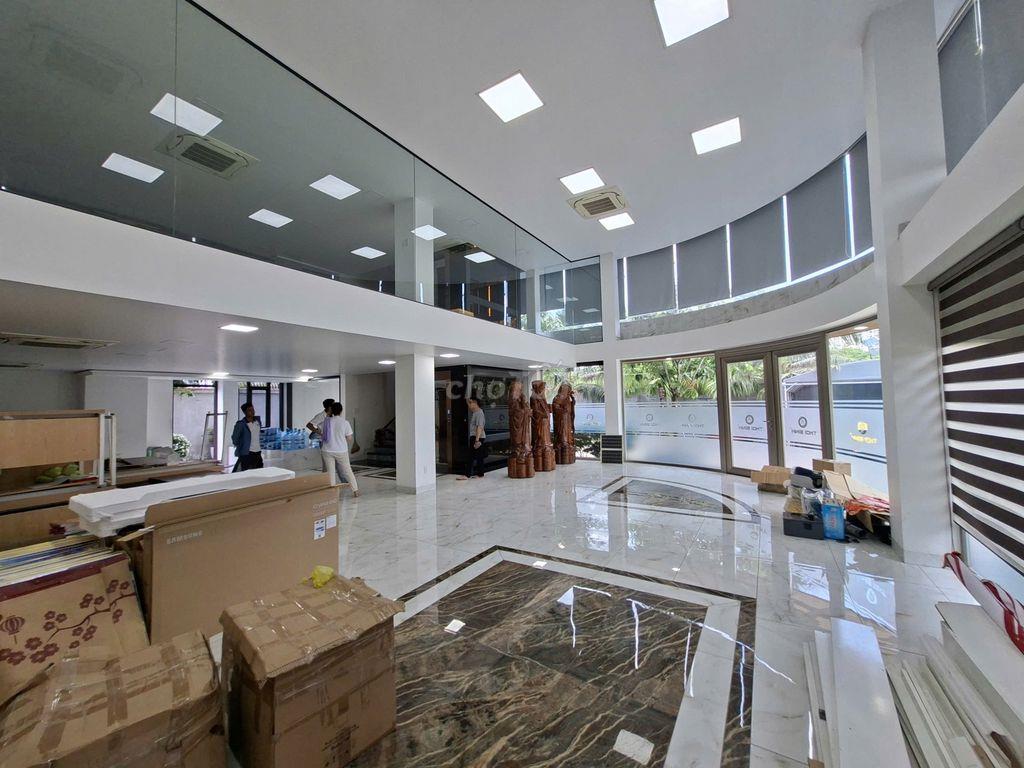 🔥💯TÒA NHÀ MỚI XÂY TÊN LỬA 12x22m 5 tầng💥THANG MÁY OTO CHỤC CHIẾC