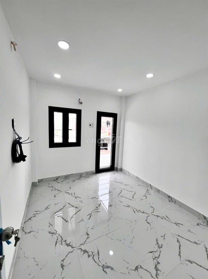 Cần bán nhà ở Chiến Lược 2 lầu, 2 phòng ngủ, 2 wc